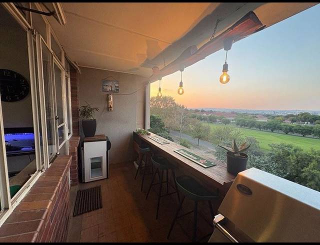 2 BEDROOM APARTMENT FOR SALE IN LAMBTON